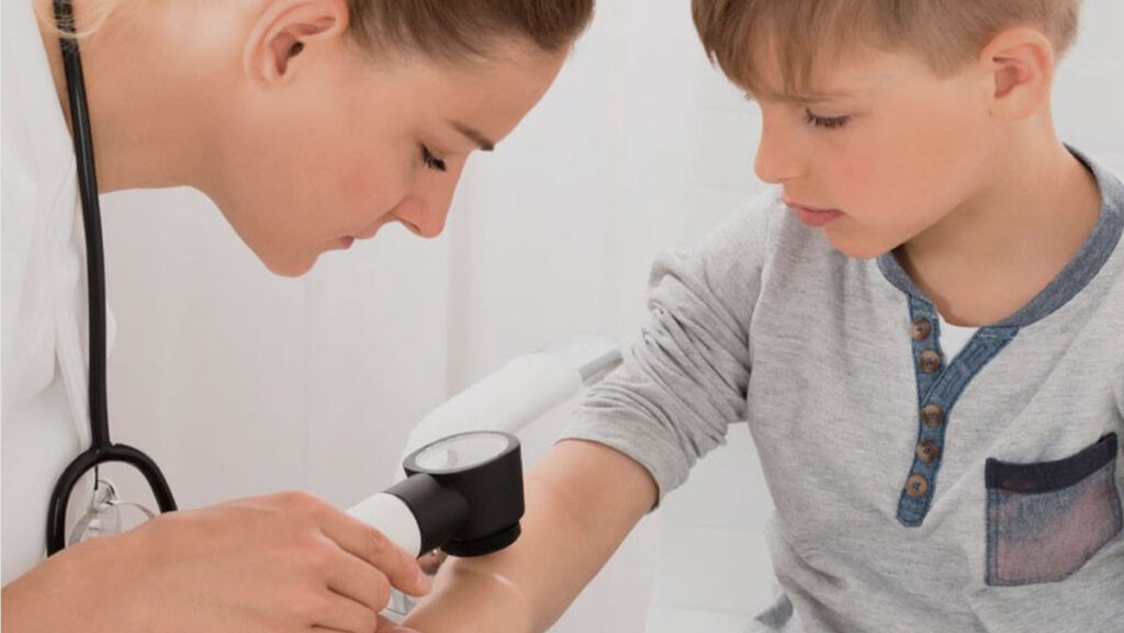 Cuánto cobra un dermatólogo por consulta en Perú